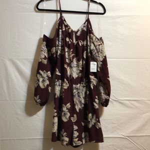 Charlotte Roisse maroon jumper